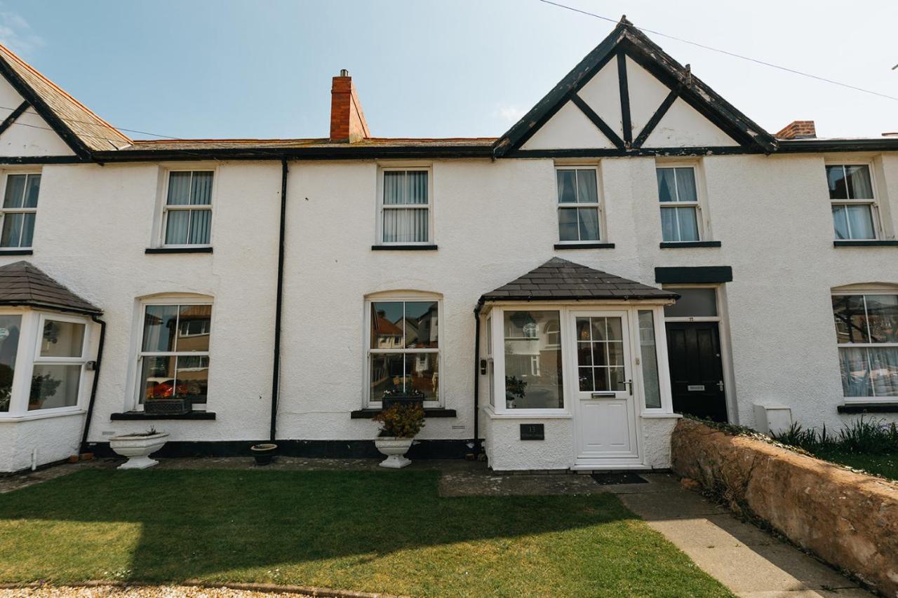 Willow Cottage - Cost 3 Bed Cottage In Penrhyn Bay With Sea Views With Access To Snowdonia Rhôs-on-Sea エクステリア 写真