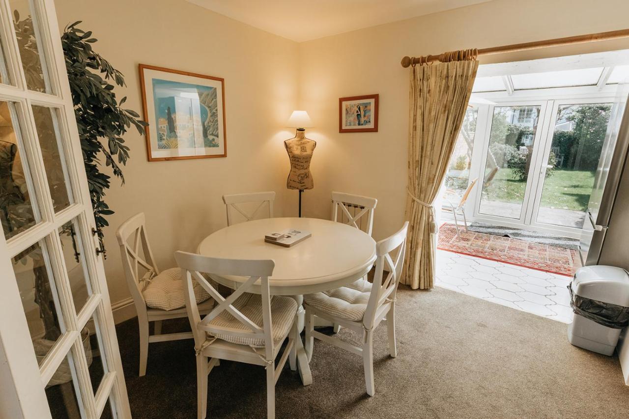 Willow Cottage - Cost 3 Bed Cottage In Penrhyn Bay With Sea Views With Access To Snowdonia Rhôs-on-Sea エクステリア 写真