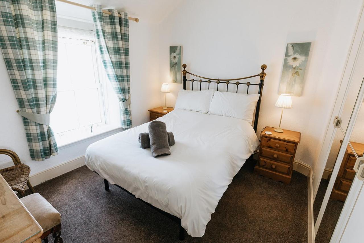 Willow Cottage - Cost 3 Bed Cottage In Penrhyn Bay With Sea Views With Access To Snowdonia Rhôs-on-Sea エクステリア 写真
