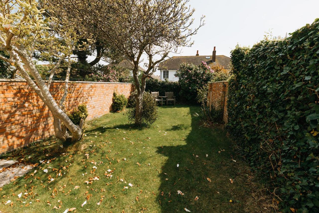 Willow Cottage - Cost 3 Bed Cottage In Penrhyn Bay With Sea Views With Access To Snowdonia Rhôs-on-Sea エクステリア 写真