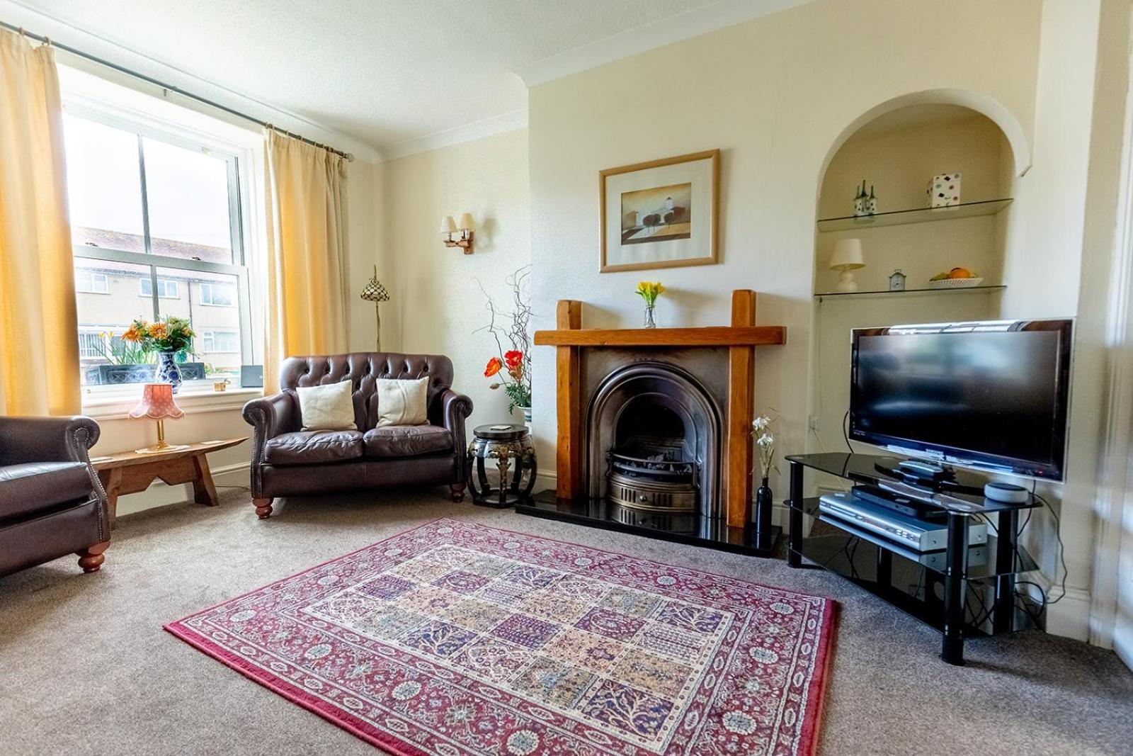 Willow Cottage - Cost 3 Bed Cottage In Penrhyn Bay With Sea Views With Access To Snowdonia Rhôs-on-Sea エクステリア 写真