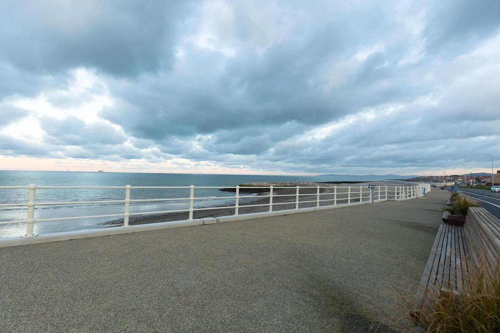 Willow Cottage - Cost 3 Bed Cottage In Penrhyn Bay With Sea Views With Access To Snowdonia Rhôs-on-Sea エクステリア 写真